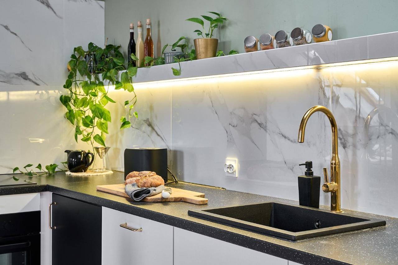 Apartament Flowers - Centrum Poznania Екстер'єр фото